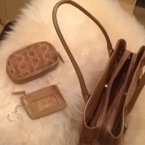 Handbag - Picture 3 of 4